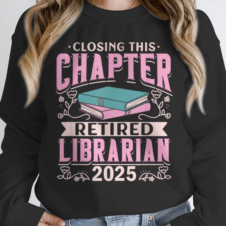 Closing This Chapter Retired Librarian 2025 Book Retirement Unisex Sweatshirt
