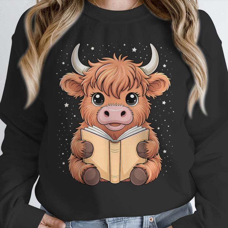 Cute Highland Cow Reading Book Unisex Sweatshirt Cute Highland Cow Reading Book Unisex Sweatshirt