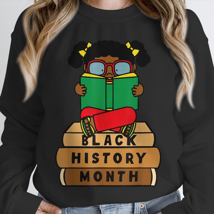 Girl Kid Reading Book Black History Month Bookworm Unisex Sweatshirt