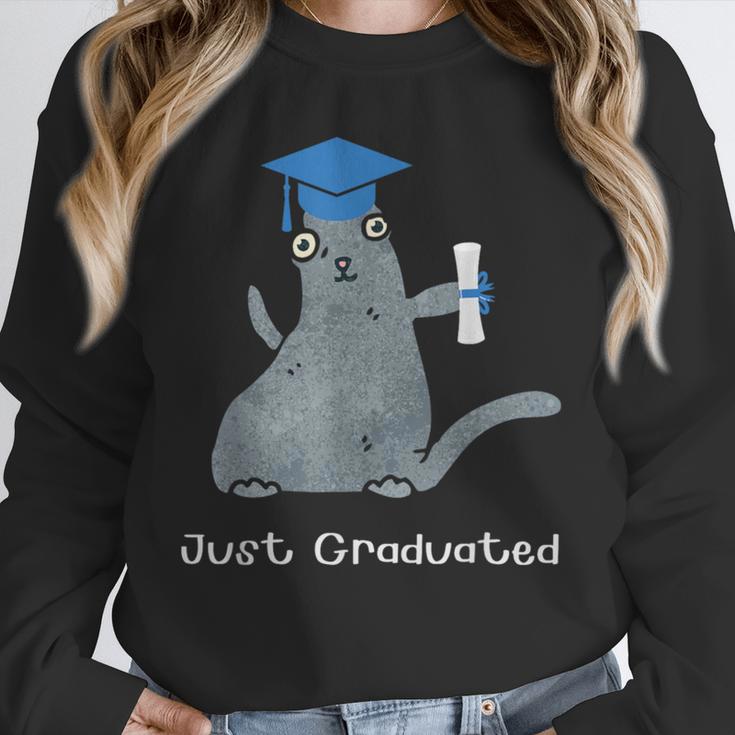 Just Graduated Cat With Graduation Cap And Diploma For Men Women Girls Kids Unisex Sweatshirt