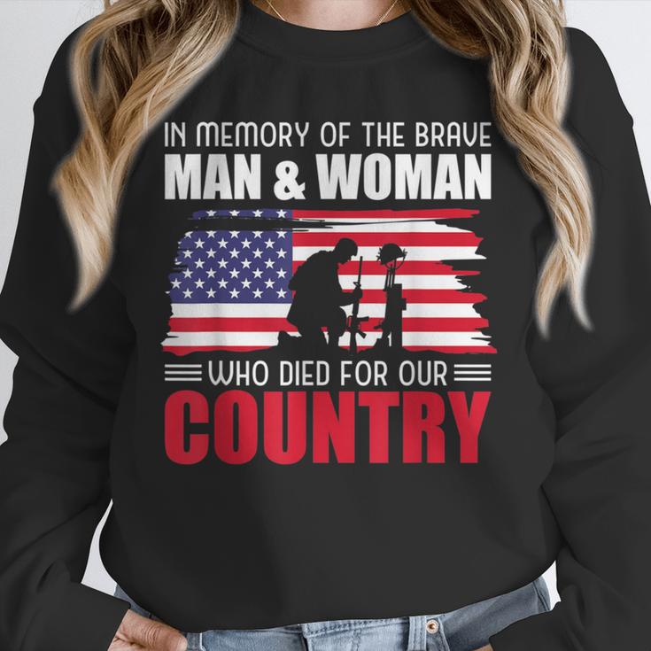 In Memory Of The Brave Man & Woman Memorial Day Unisex Sweatshirt