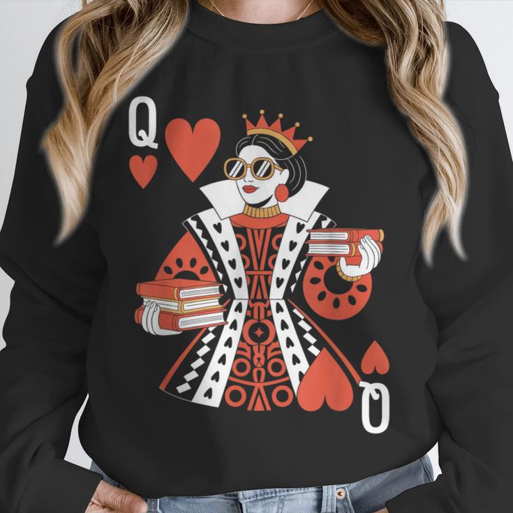 Modern Queen Of Hearts Book Lover Reading Novels Romantasy Unisex Sweatshirt
