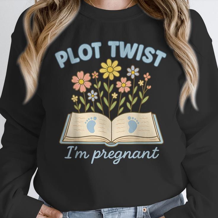 Plot Twist I'm Pregnant Literary Pregnancy Announcement Book Unisex Sweatshirt