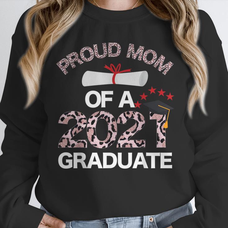 Proud Mom Of A 2021 Graduate Leopard Print Graduation Mama Unisex Sweatshirt