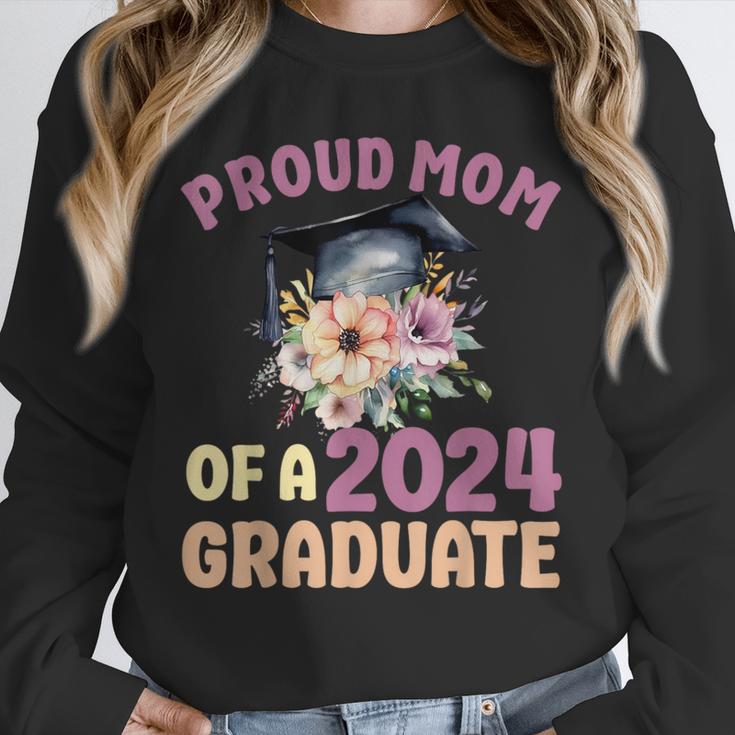 Proud Mom Of a 2024 Graduate Floral Flower Family Graduation Unisex Sweatshirt