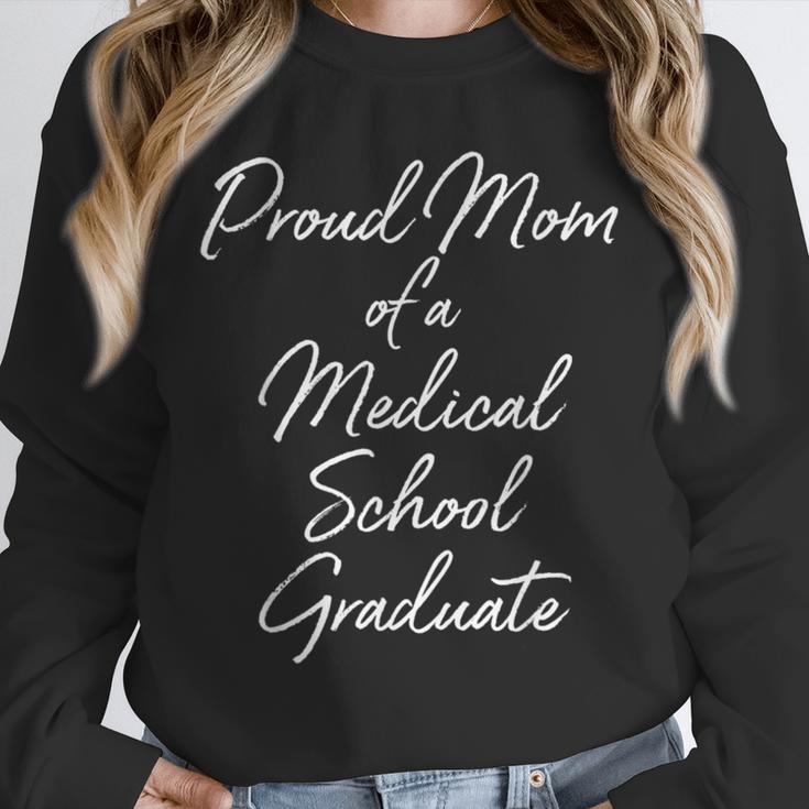 Proud Mom Medical School Graduate Graduation T-Shirt Unisex Sweatshirt