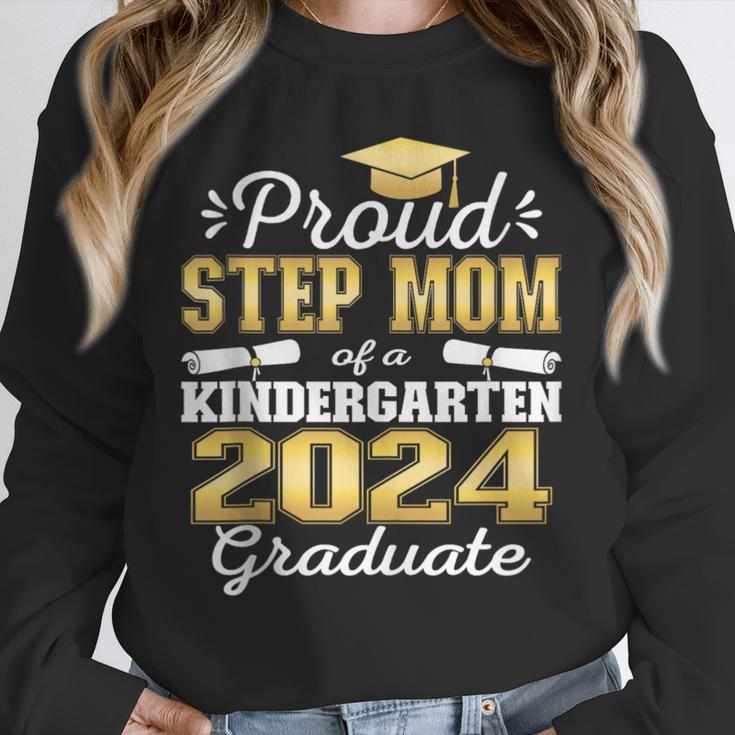Proud Step Mom Of Kindergarten Graduate 2024 Graduation Step Unisex Sweatshirt