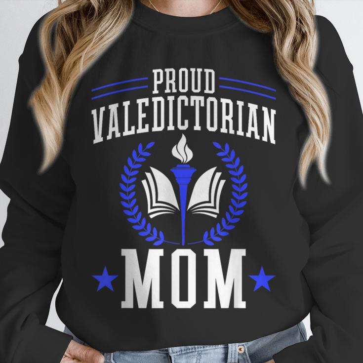 Proud Valedictorian Mom Graduation Grad Mom Class Of 2025 Unisex Sweatshirt