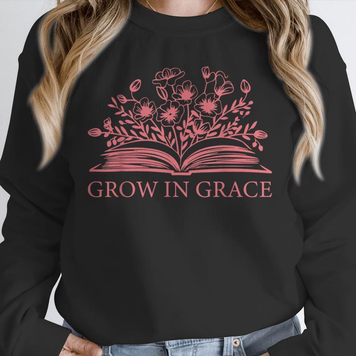 Retro Grow In Grace Wildflower Book Christian Bible Verse Unisex Sweatshirt Retro Grow In Grace Wildflower Book Christian Bible Verse Unisex Sweatshirt