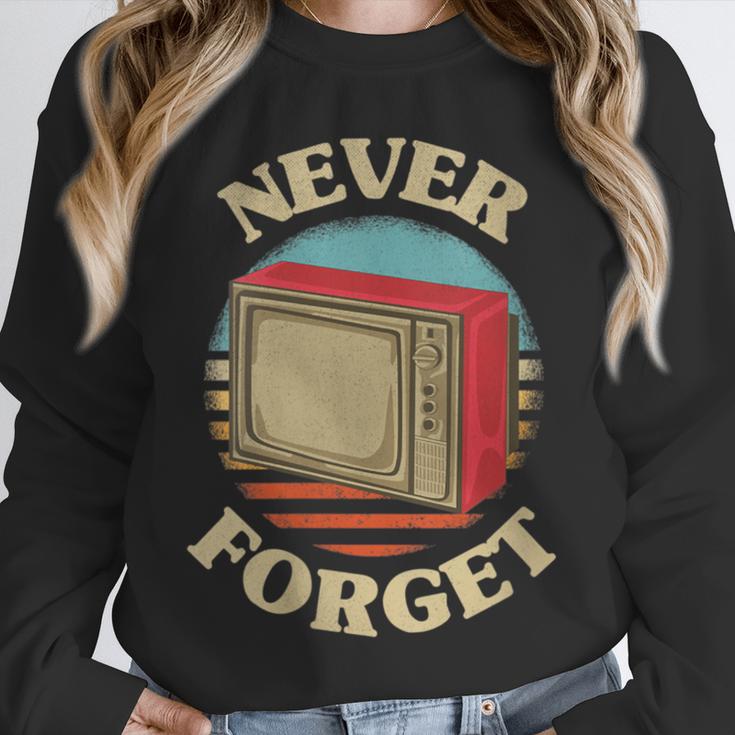 Retro TV Never Forget Nostalgia Vintage Unisex Sweatshirt