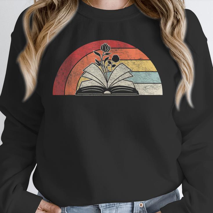 Retro Vintage Wildflowers Book Shirt Book Lover Unisex Sweatshirt