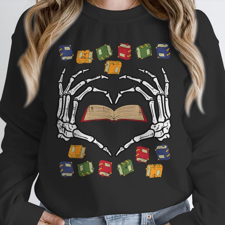 Skeleton Heart Read Reading Book Librarian Halloween Women Unisex Sweatshirt