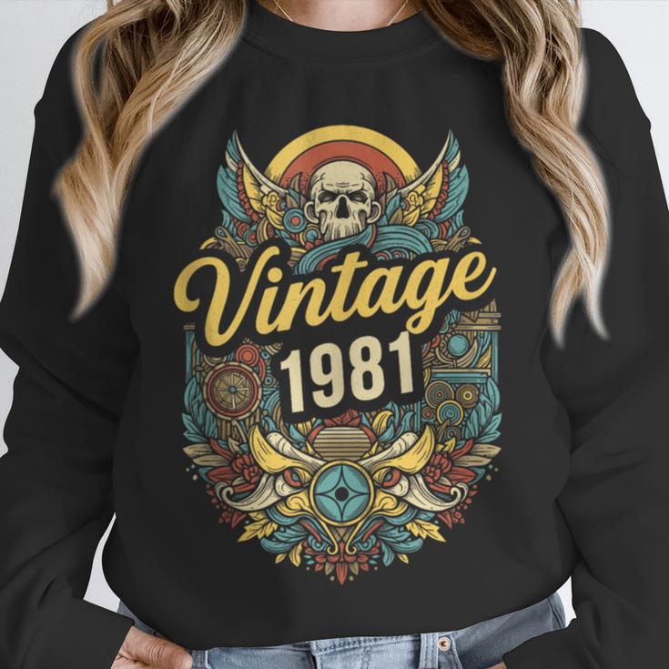 Vintage 1981 Retro Badge Nostalgia Eighties Compass Skull Unisex Sweatshirt