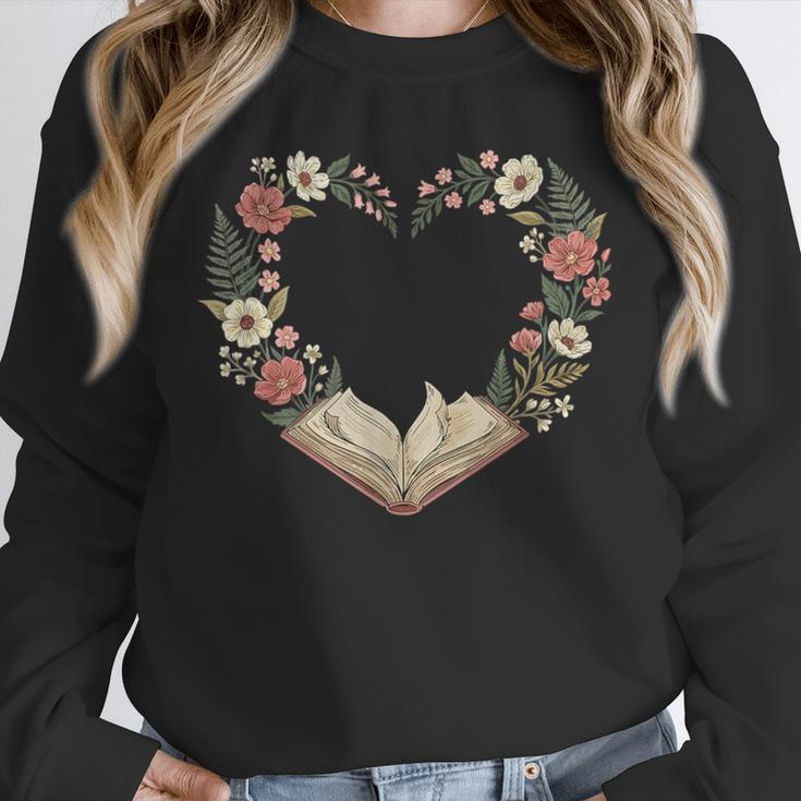 Vintage Book Lover Valentine Heart Unisex Sweatshirt