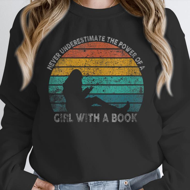 Women's Never Underestimate The Power Of A Girl With Book Reading Unisex Sweatshirt Women's Never Underestimate The Power Of A Girl With Book Reading Unisex Sweatshirt