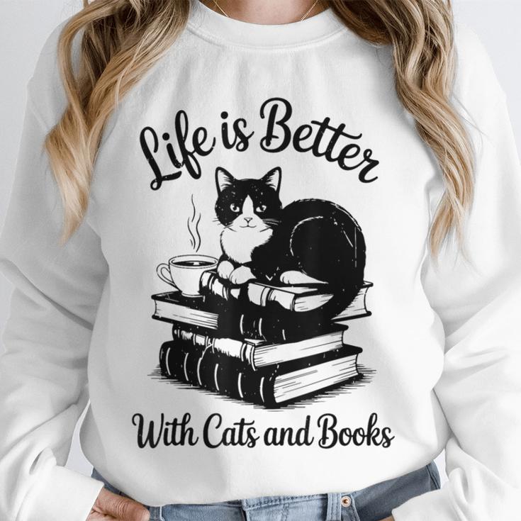 Life Is Better With Cats & Books Tuxedo Cat Mom Women Unisex Sweatshirt