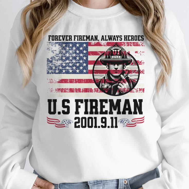 In Memory And Honor Of Firefighters Remembering 911 Unisex Sweatshirt