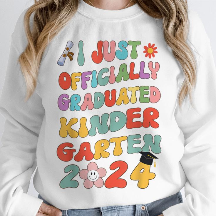 I Officially Graduated Kindergarten Graduation Class 2024 Unisex Sweatshirt
