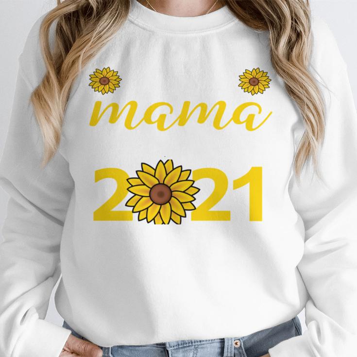 Proud Mama Of a 2021 Graduate Senior Mom 2021 Graduation Unisex Sweatshirt