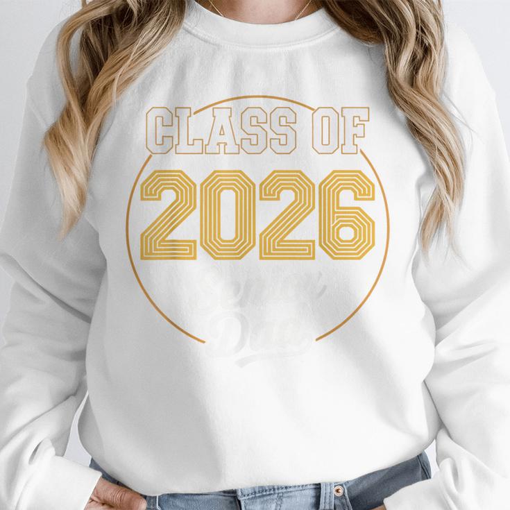 Senior Dad Class Of 2026 Purple Retro Vintage Graduation Unisex Sweatshirt