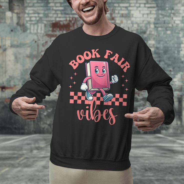 Book Fair Vibes School Librarian Retro 70s Reading Bookworm Unisex Sweatshirt