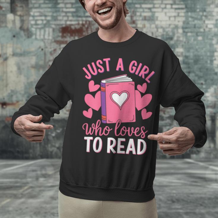 Bookworm Just A Girl Who Loves To Read Unisex Sweatshirt