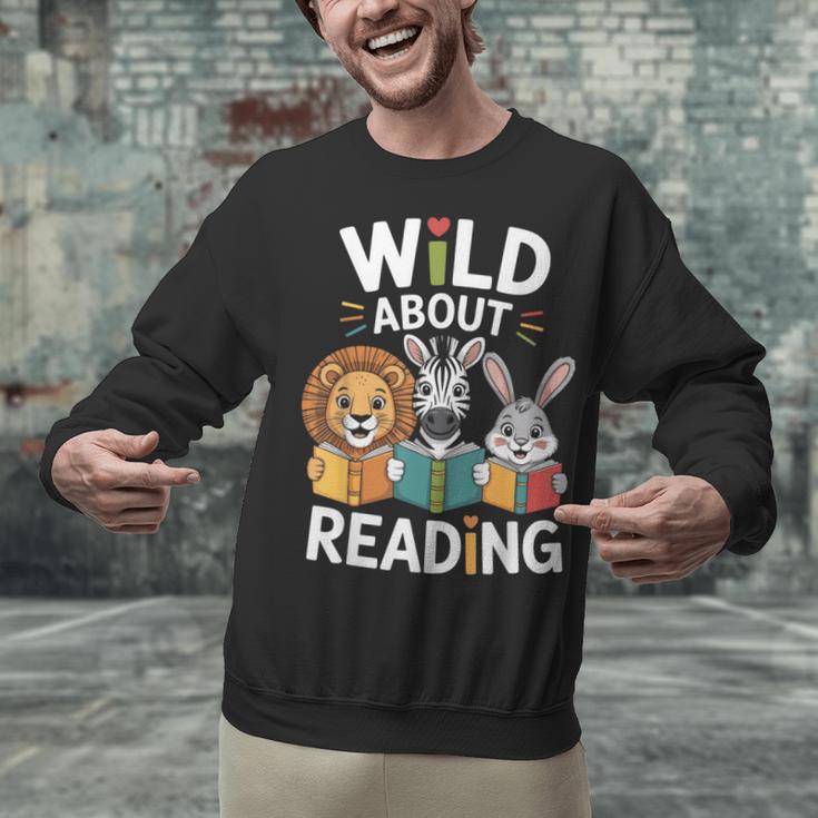 Cute Wildlife Zoo Animals For Book Reader Bookworms Unisex Sweatshirt