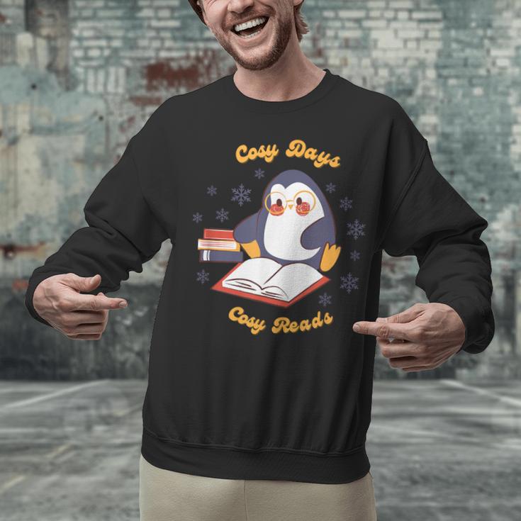 Cute Xmas Book Lover Penguin Reading Cosy Days Cosy Reads Unisex Sweatshirt