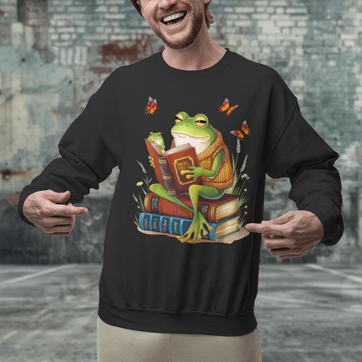 Frog & Toad Fishing Vintage Classic Book Frog Reading Book Unisex Sweatshirt
