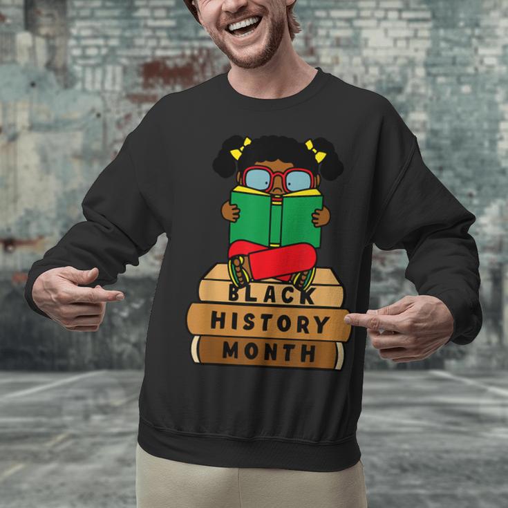 Girl Kid Reading Book Black History Month Bookworm Unisex Sweatshirt