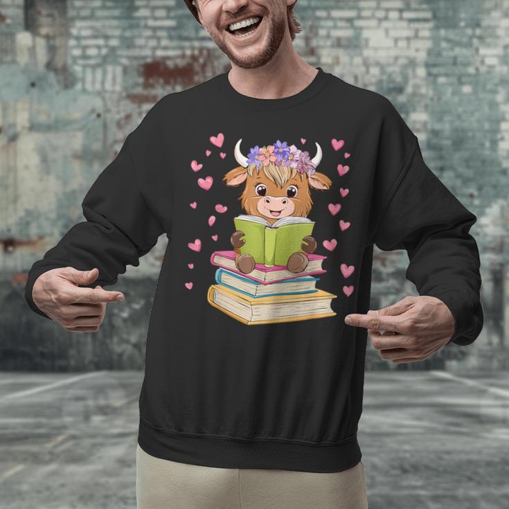 Highland Cow Reading Book Floral Bookworm Unisex Sweatshirt