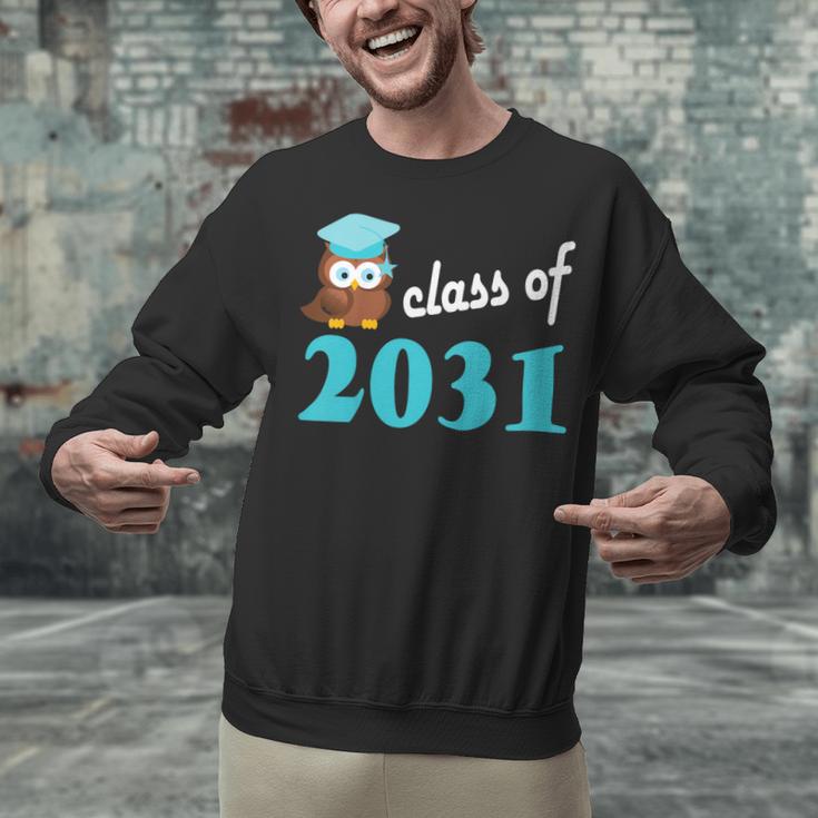 Kids Class Of 2031 Graduation Year T-Shirt Back To School Unisex Sweatshirt