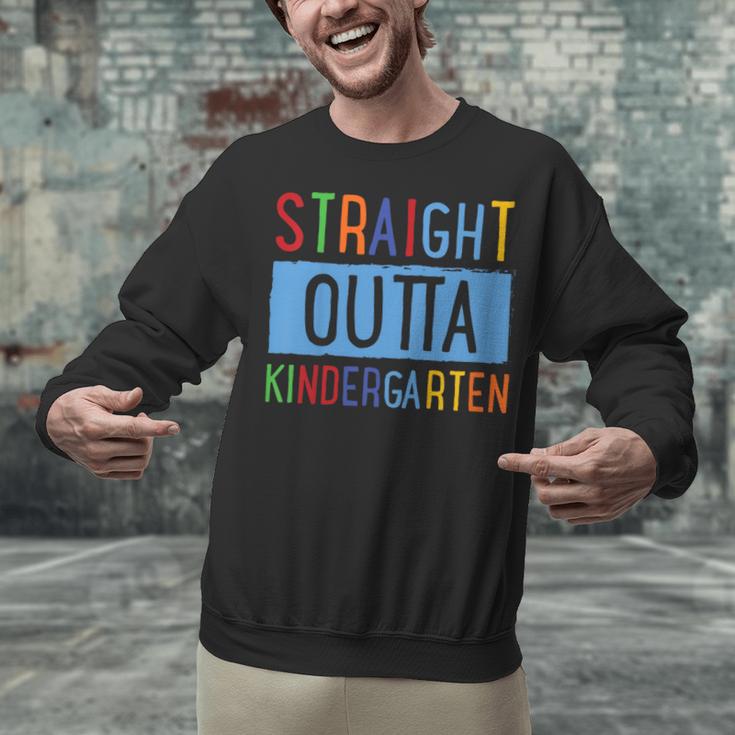 Kids STRAIGHT OUTTA KINDERGARTEN T-SHIRT FUNNY GRADUATION GIFT Unisex Sweatshirt