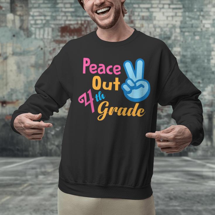 Last Day Of School Peace Out Grade 4 Graduation Kids Unisex Sweatshirt