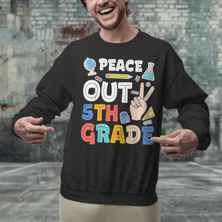 Peace Out 5th Grade Fifth Grade Graduation T-Shirt Unisex Sweatshirt