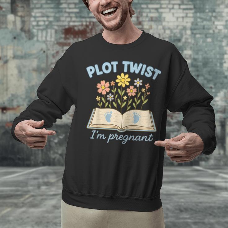 Plot Twist I'm Pregnant Literary Pregnancy Announcement Book Unisex Sweatshirt