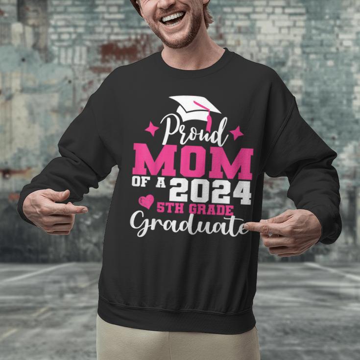 Proud Mom Of 2024 5th Grade Graduate Mother Graduation Unisex Sweatshirt