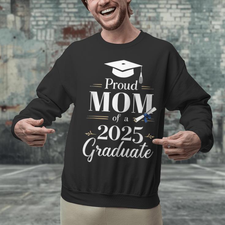 Proud Mom Of a 2025 Graduate Graduation Senior Moms Unisex Sweatshirt