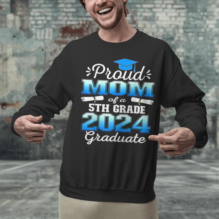 Proud Mom Of 5th Grade Graduate 2024 Elementary Graduation Unisex Sweatshirt
