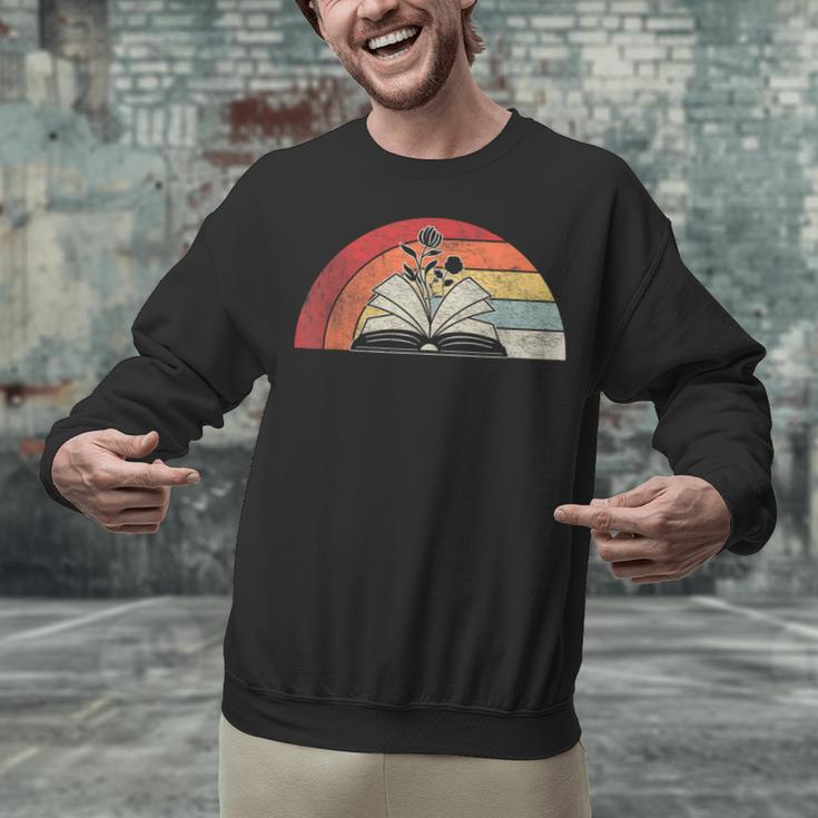 Retro Vintage Wildflowers Book Shirt Book Lover Unisex Sweatshirt