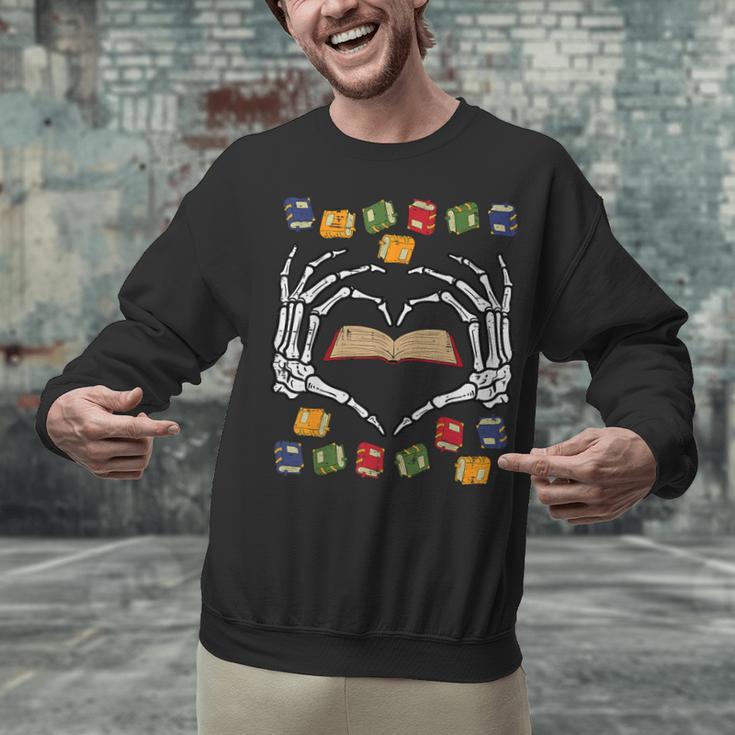 Skeleton Heart Read Reading Book Librarian Halloween Women Unisex Sweatshirt