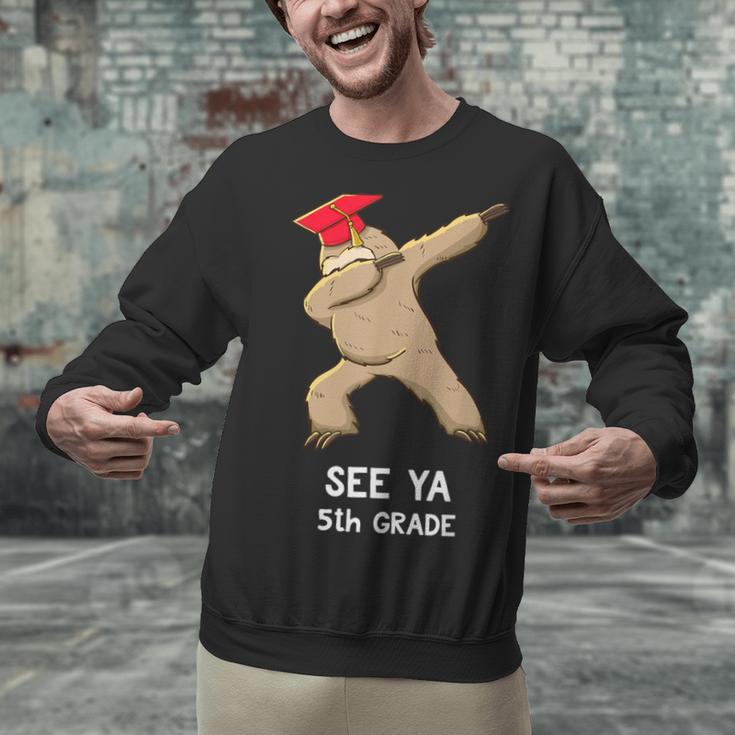 Sloth Dabbing 5th Grade Graduation Shirt Fifth Grade Grad Unisex Sweatshirt