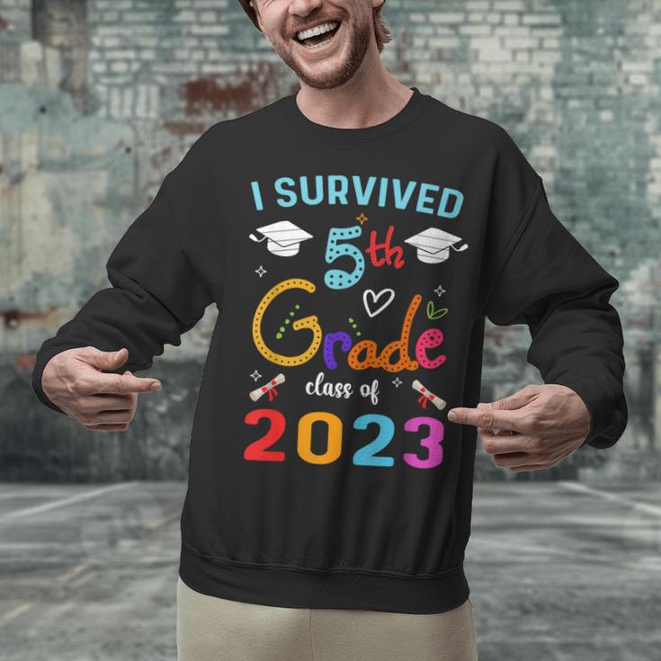 I Survived 5th Grade Graduation Class 2023 Elementary Unisex Sweatshirt