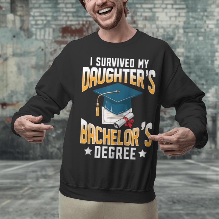 i Survived My Daughters Bachelor's Degree Graduation Gifts Unisex Sweatshirt