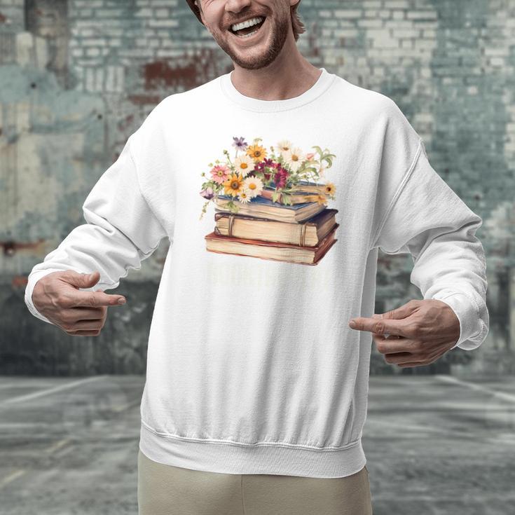 Booktrovert Vintage Wildflowers Books For Book Lovers Unisex Sweatshirt