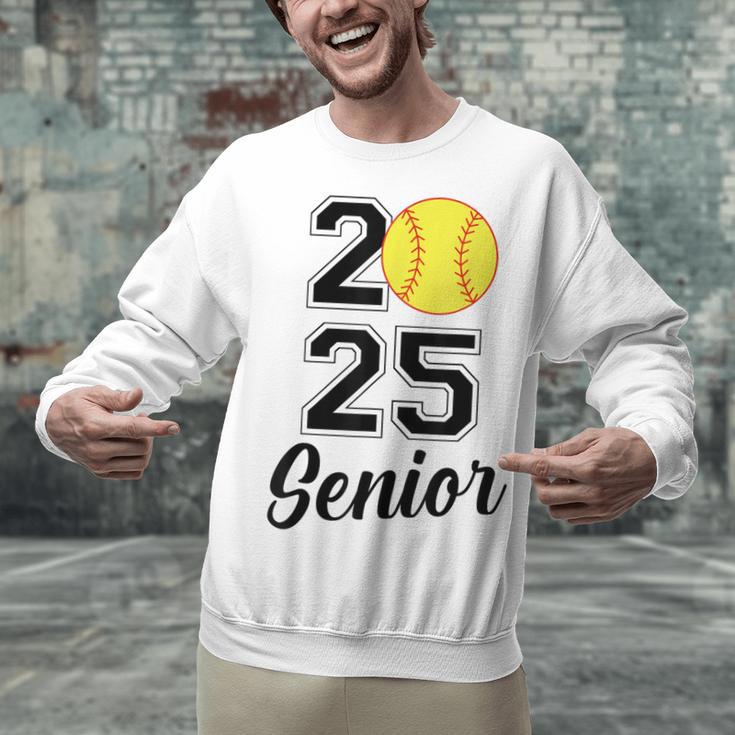 Class Of 2025 Softball Senior Graduation Graduate Women Unisex Sweatshirt
