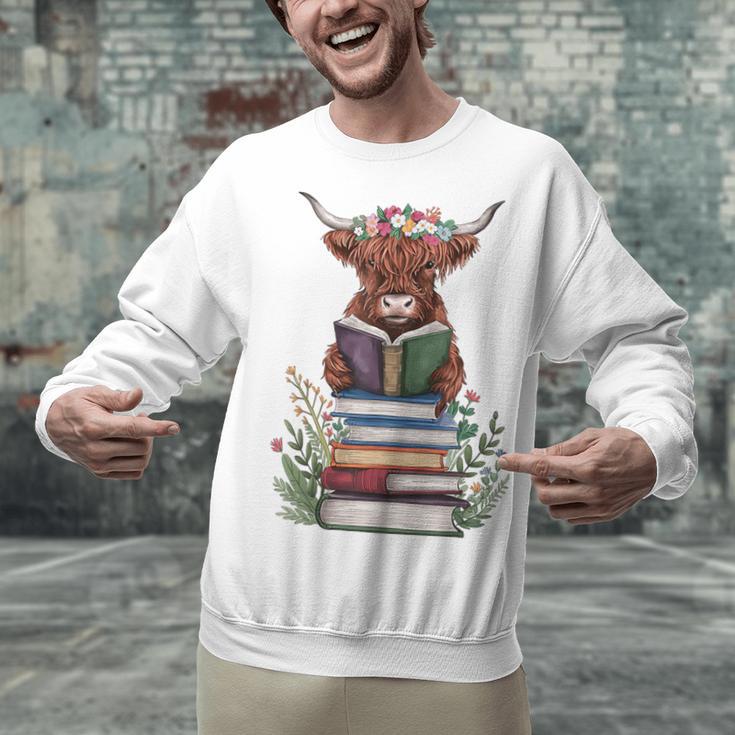 Cute Highland Cow With Book Floral Bookworm Librarian Book Unisex Sweatshirt
