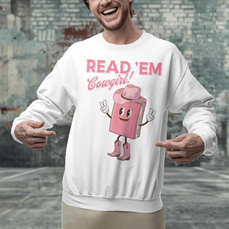 Read 'Em Western Cowgirl Retro Groovy Reading Books Unisex Sweatshirt
