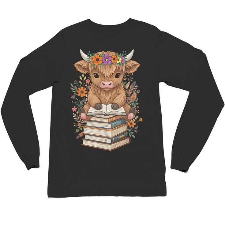 Cute Baby Highland Cow Reading Book Librarian Bookworm Unisex Long Sleeve T-Shirt