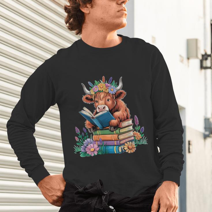 Cute Highland Cow Reading Book Baby Cow Bookworm Unisex Long Sleeve T-Shirt Cute Highland Cow Reading Book Baby Cow Bookworm Unisex Long Sleeve T-Shirt